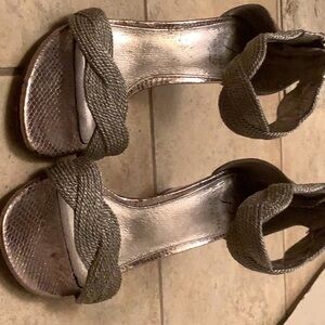 Adrianna Papell leather dress sandals/heels size 8.5